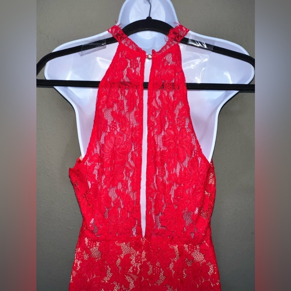 Sans Souci Red Lace Sleeveless Halter Open Back Fully Lined Dress - Picture 5 of 11